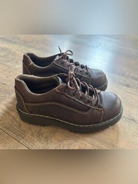 Vintage Relativity women’s size 7.5 chunky brown Oxford platform sole shoes